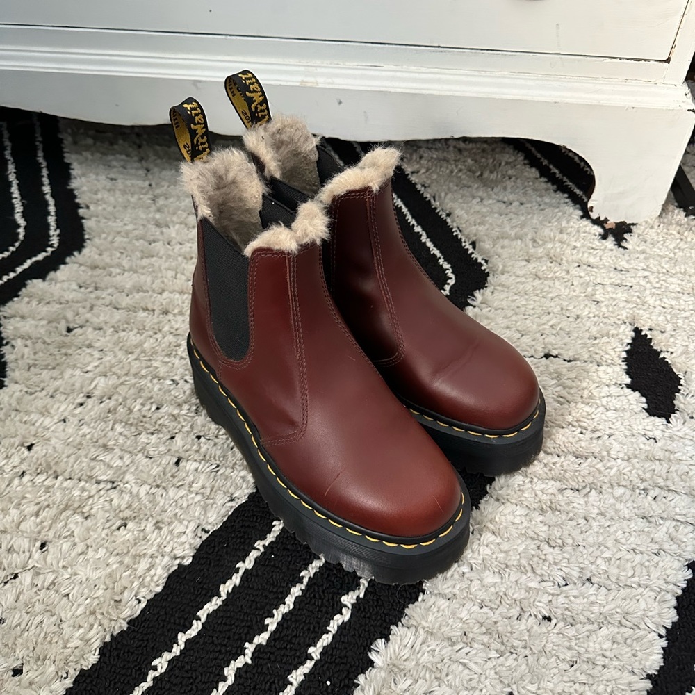 Doc marten 2976 FAUX FUR LINED PLATFORM CHELSEA BOOTS